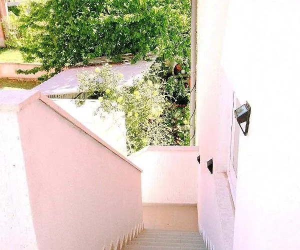 Eli 2 Apartment *