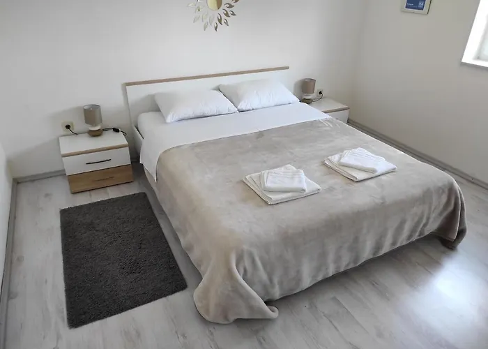 Eli 2 Apartment *