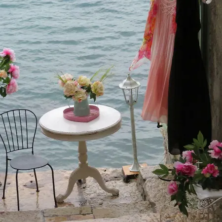 Eli 2 アパート *